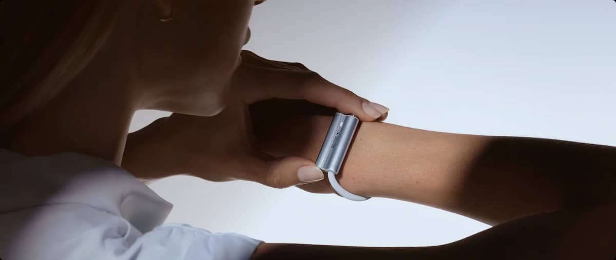 ผู้ก่อตั้ง Fitbit เปิดตัว Luffu Link สร้อยข้อมืออัจฉริยะ screenless เพื่อครอบครัว