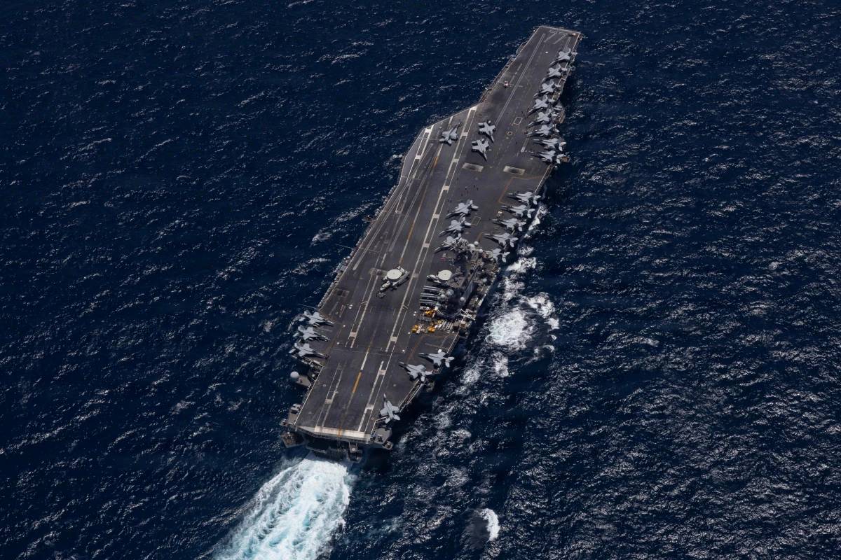 เรือบรรทุกเครื่องบิน USS Abraham Lincoln เยือนพอร์ตตะวันออก เงินสะพัดและเกมยุทธศาสตร์