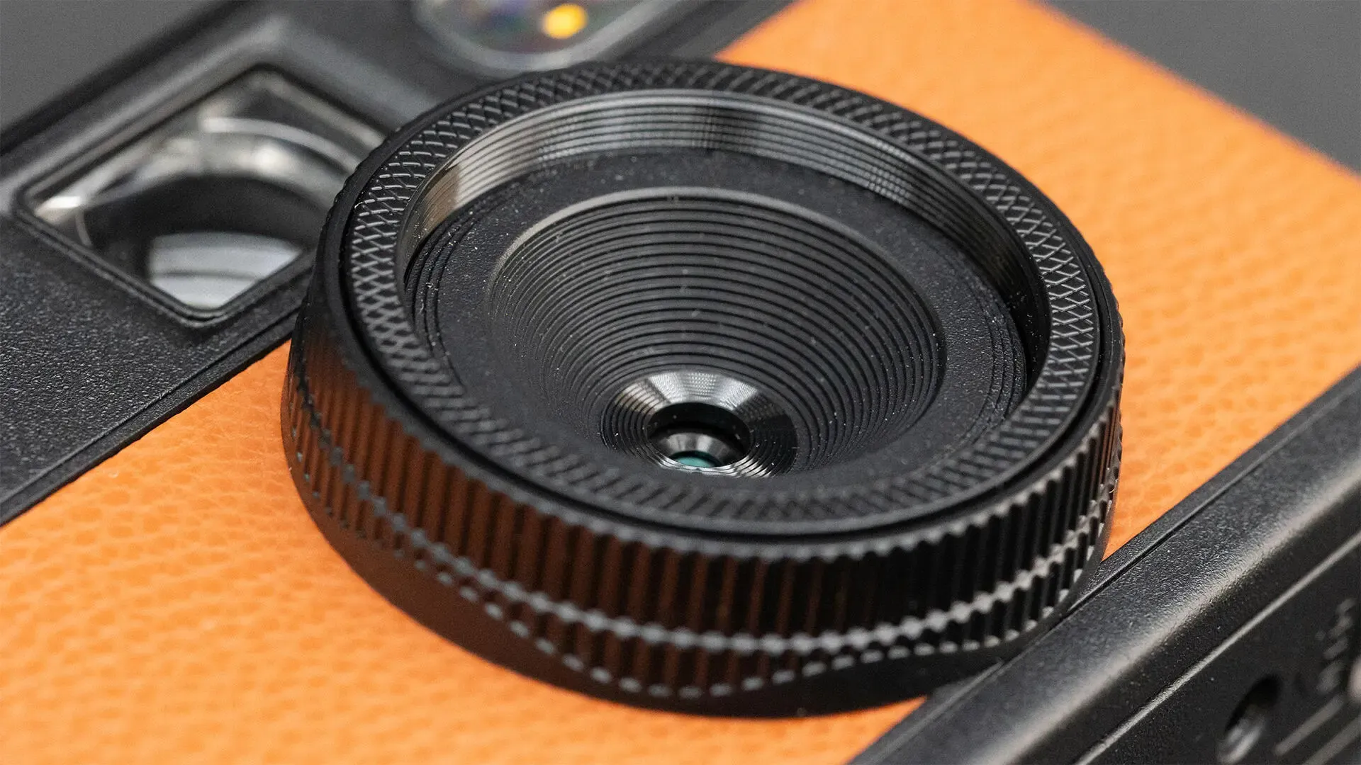 Sony RX10 V กล้อง bridge camera ซูมไกล ระเบิดรัวได้แบบไม่มืดจอ