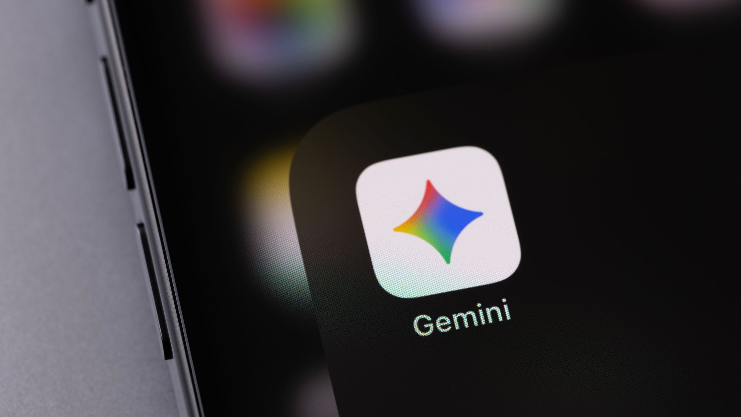 Gemini Live เข้าใจเวลาเราขัดจังหวะ เปลี่ยนโหมดเสียง AI ให้คุยเหมือนคน