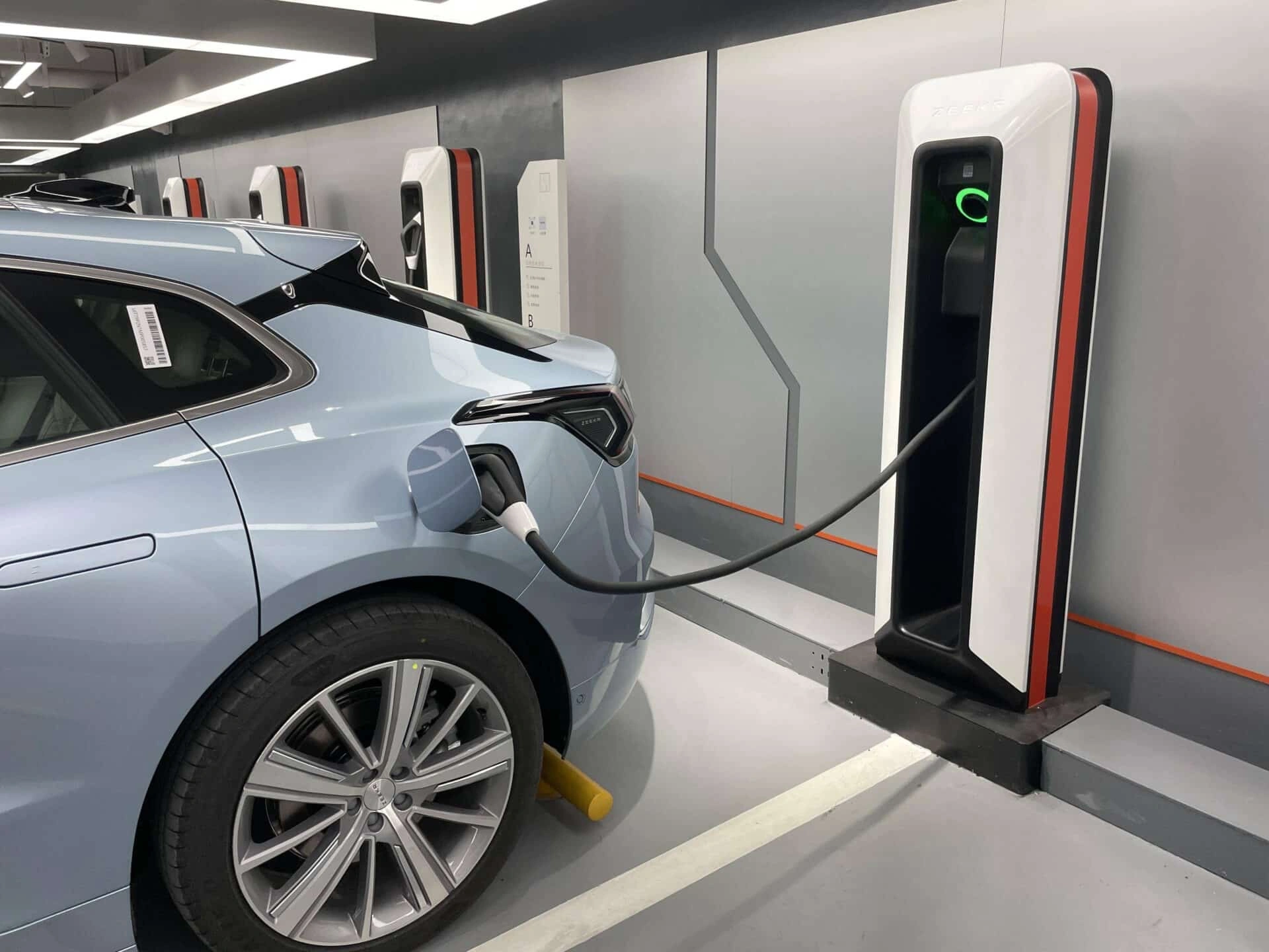 สถาปัตยกรรมชาร์จ 1,000V เปลี่ยนเกม EV จากชั่วโมงเป็นนาที