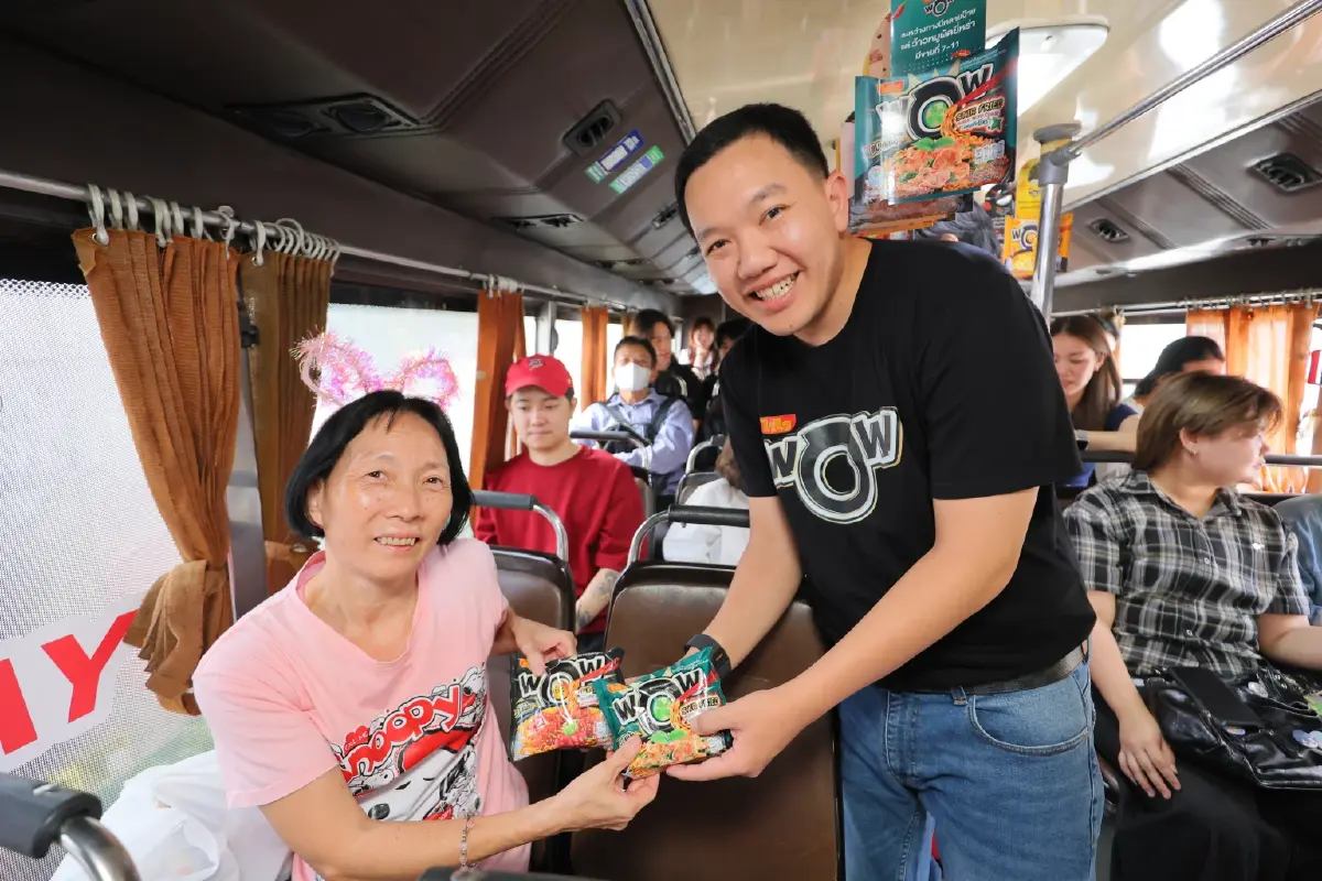 เมื่อรถเมล์กลายเป็นสนามเด็กเล่นแบรนด์ การตลาดเชิงประสบการณ์บนท้องถนน