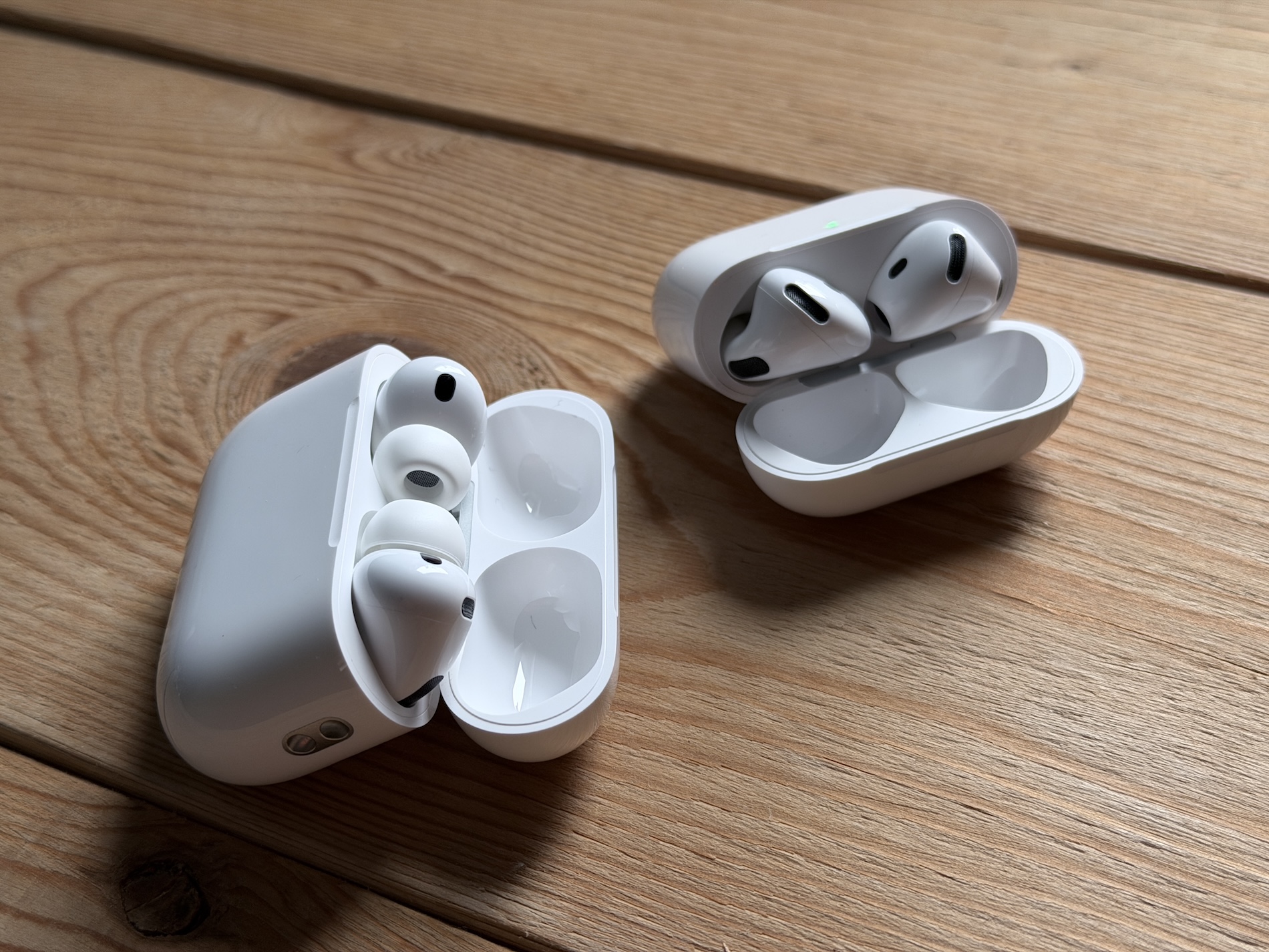 เปรียบเทียบหูฟังไร้สายพรีเมียม AirPods 5 vs FreeBuds 7 vs MOMENTUM 5