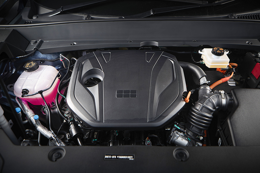 Extended-Range Hybrid vs. Pure Electric เปรียบเทียบ Geely Starray EM-R กับ Mazda 6e Exclusive