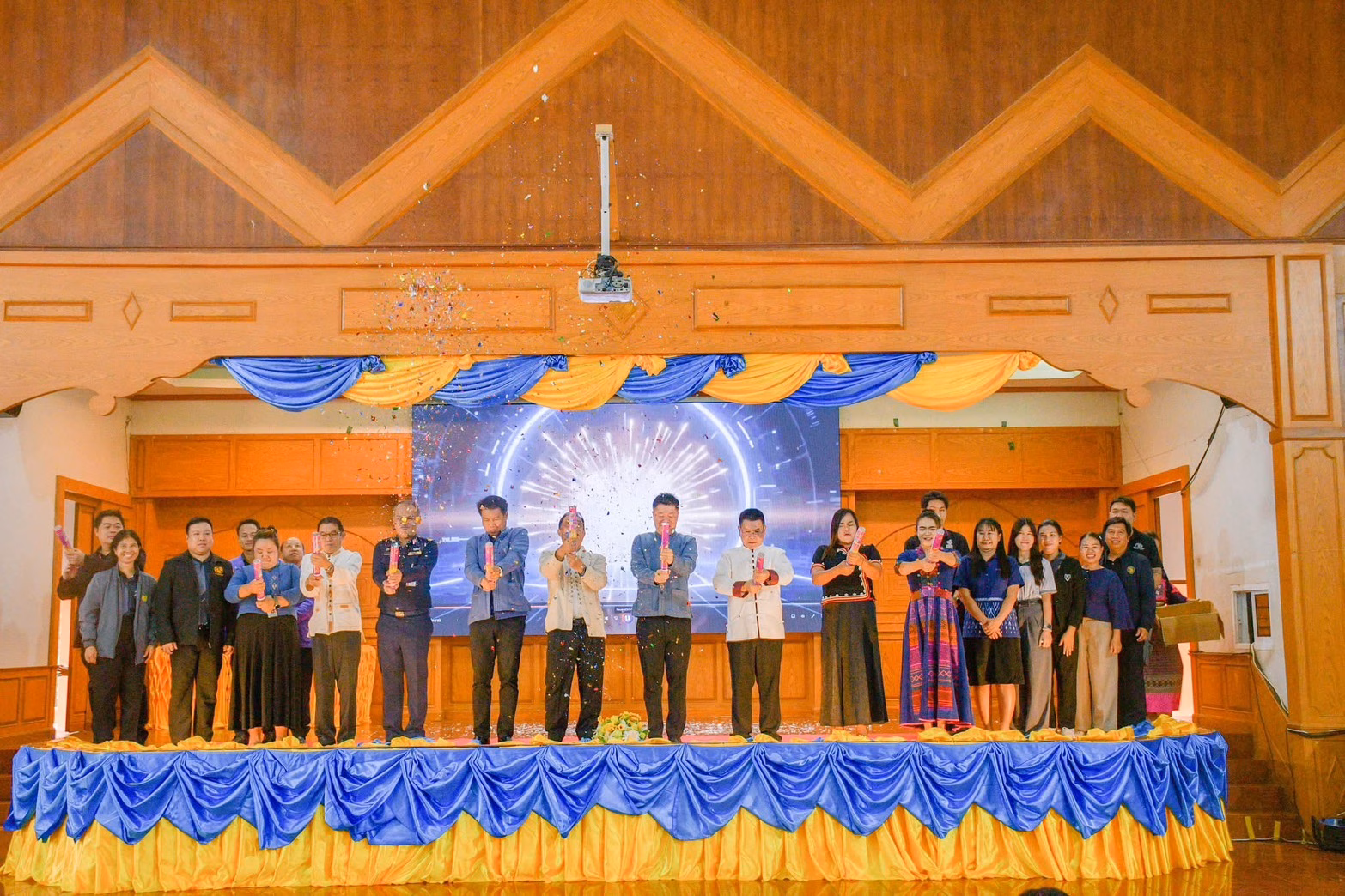 ตลาดนัดเด็กและมหกรรมอาชีพ ห้องเรียนชีวิตที่เด็กต้องมี