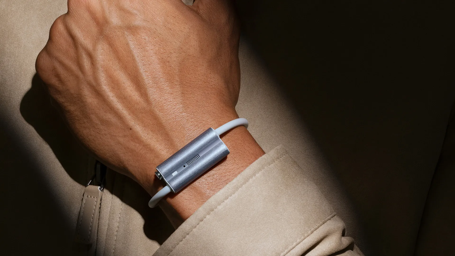 ผู้ก่อตั้ง Fitbit เปิดตัว Luffu Link สร้อยข้อมืออัจฉริยะ screenless เพื่อครอบครัว
