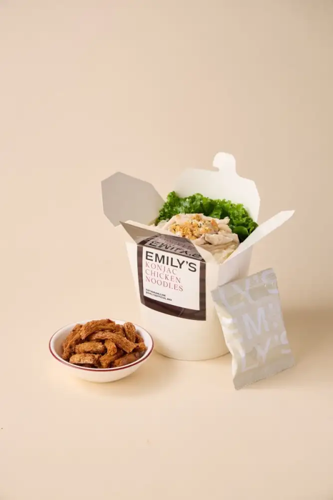เมนูโปรตีนสูงจาก Emily's เส้นบุกไก่ฉีกสั่นตลาดสายเฮลตี้