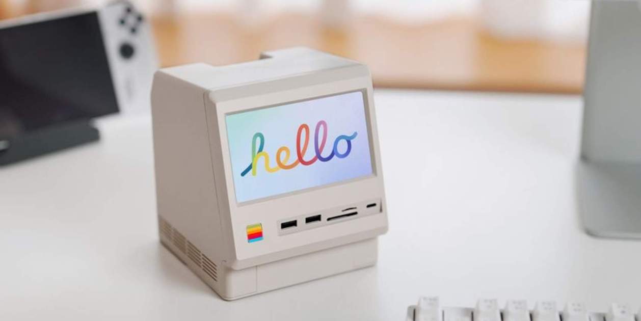 ด็อคสไตล์วินเทจที่เปลี่ยน Mac mini ให้เป็น Macintosh จิ๋วบนโต๊ะทำงาน