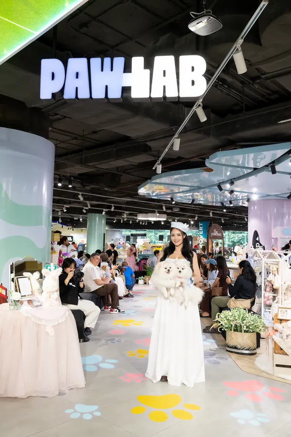 แฟชั่นสัตว์เลี้ยงขึ้นรันเวย์ หมากับเจ้าของเปลี่ยน PAW LAB ให้เป็นโลกแฟชั่น