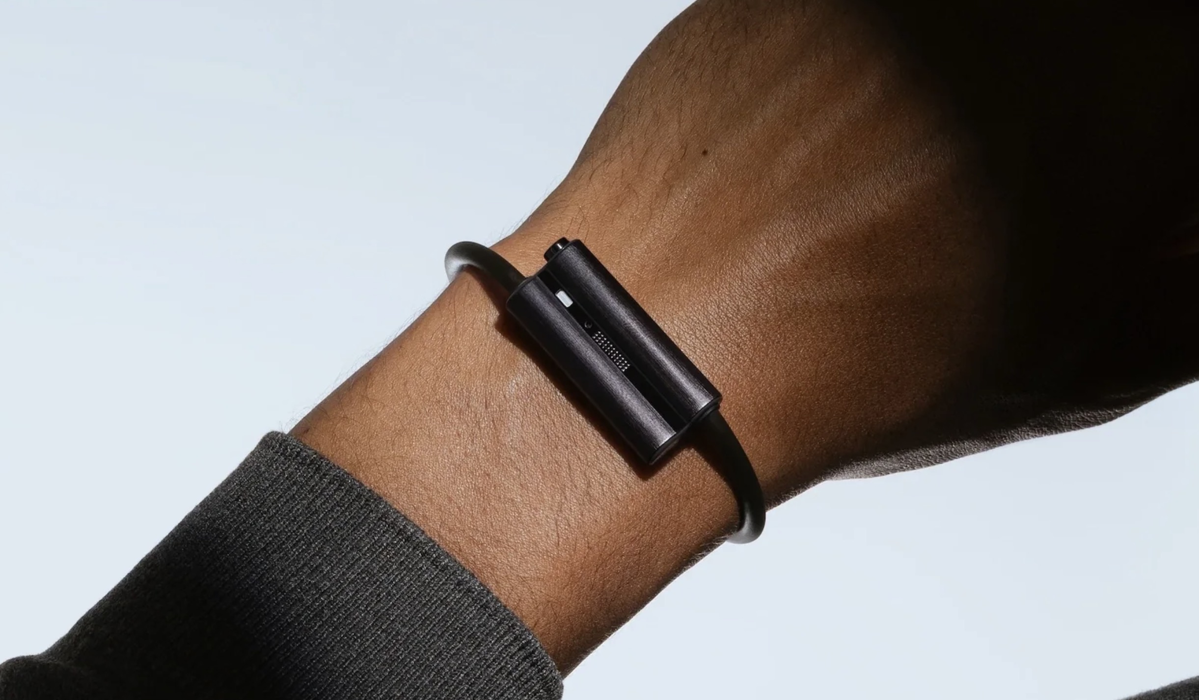 ผู้ก่อตั้ง Fitbit เปิดตัว Luffu Link สร้อยข้อมืออัจฉริยะ screenless เพื่อครอบครัว