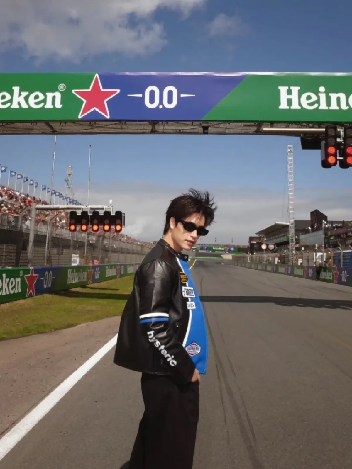 ลุคเรซซิ่ง F1 สู่เวทีโลก เมื่อสตาร์ไทยแฟชั่นเปลี่ยนสนามแข่งเป็นรันเวย์