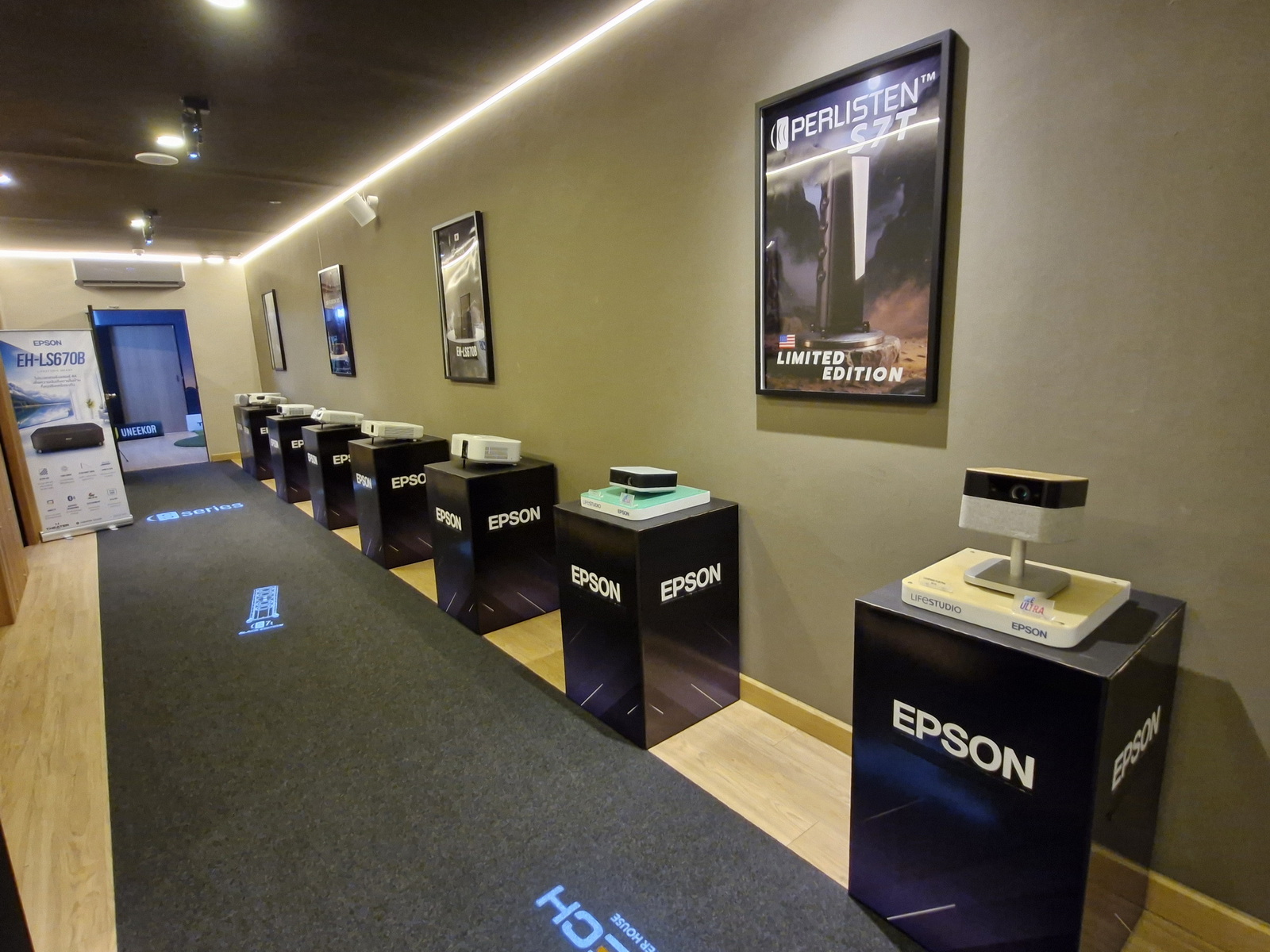 Cinema Dining และ Projection Mapping เปลี่ยนการพักผ่อนเมืองให้เป็นโลกอิมเมอร์ซีฟ