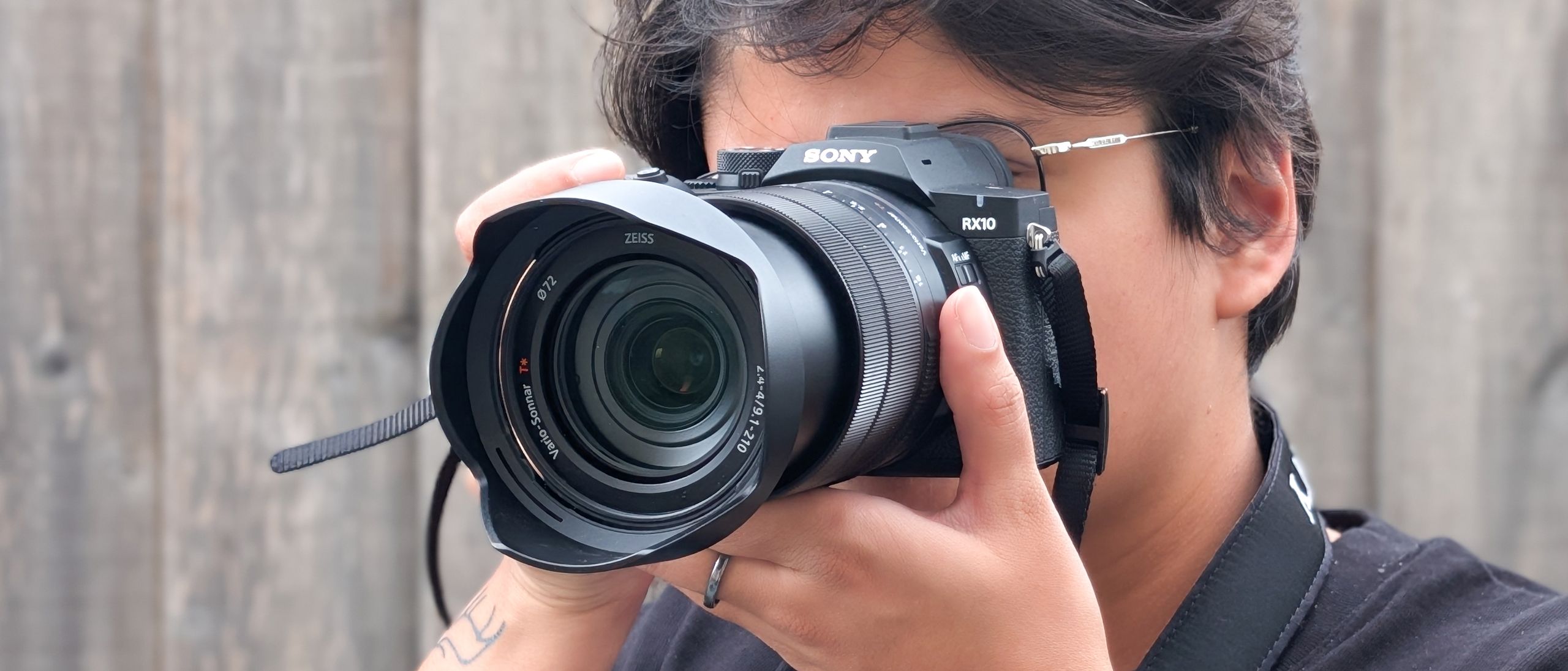 Sony RX10 V กล้อง bridge camera ซูมไกล ระเบิดรัวได้แบบไม่มืดจอ