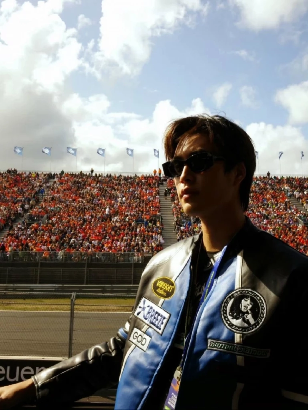 ลุคเรซซิ่ง F1 สู่เวทีโลก เมื่อสตาร์ไทยแฟชั่นเปลี่ยนสนามแข่งเป็นรันเวย์