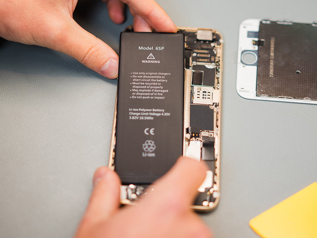 ทำไมอัปเดต iOS แล้วแบตเตอรี่ iPhone หมดเร็ว และจะแก้ยังไง