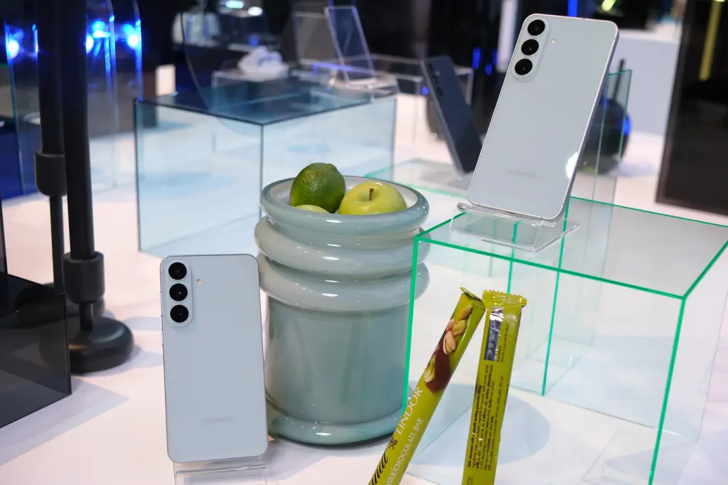 Galaxy S26 FE เมื่อตัวท็อปรีไซเคิลฮาร์ดแวร์ แต่ซอฟต์แวร์เกือบเรือธง