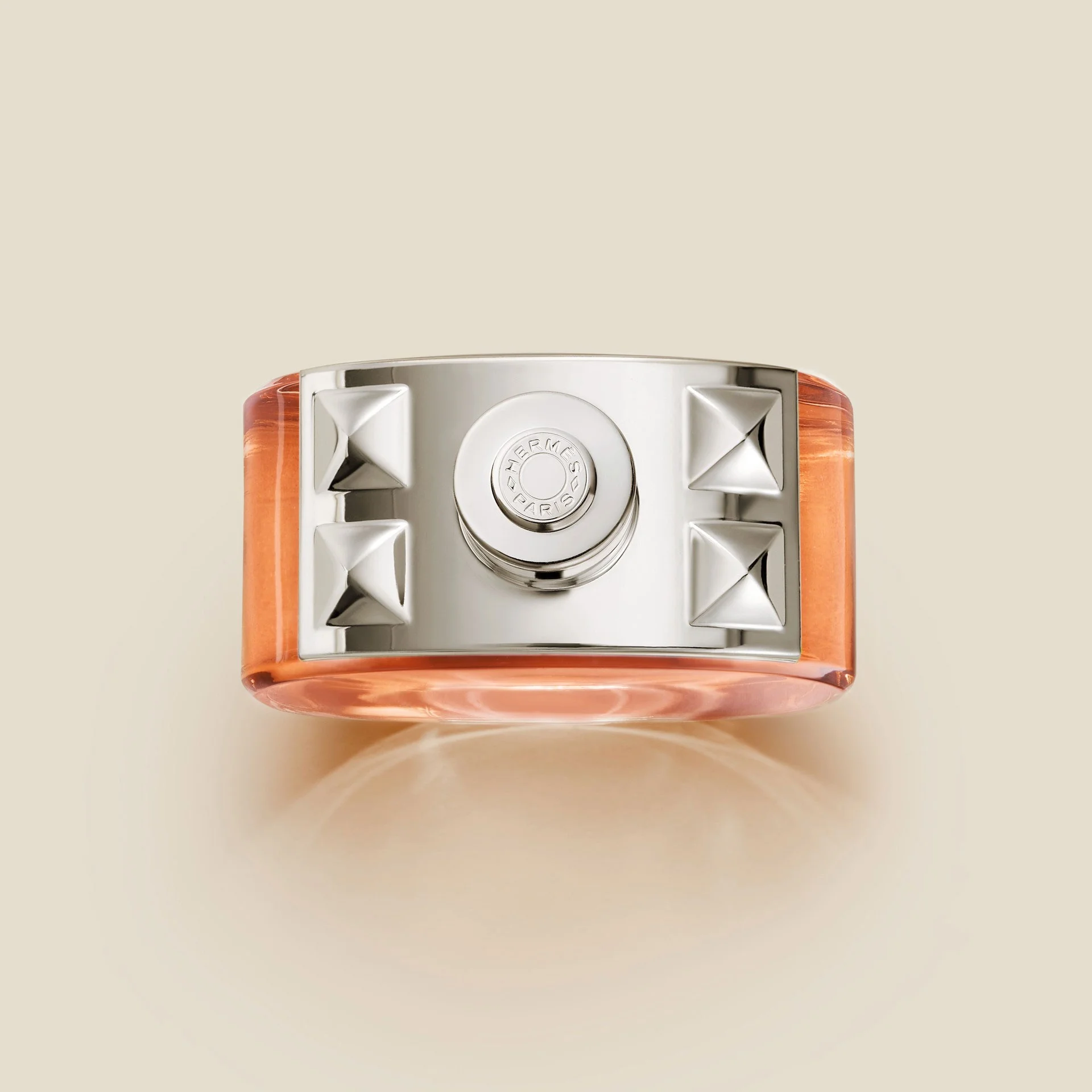 Hermès และ Issey Miyake เขียนตัวตนใหม่ผ่านน้ำหอมลักซ์ชัวรี