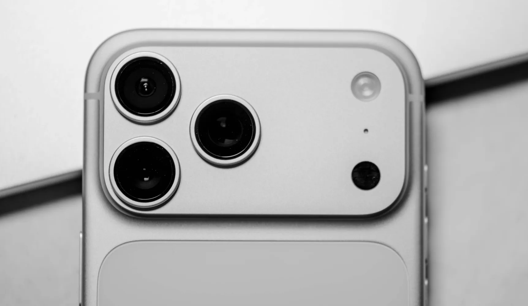 iPhone 18 Pro Max กล้องก้าวกระโดด คุ้มไหมสำหรับสายถ่ายภาพ