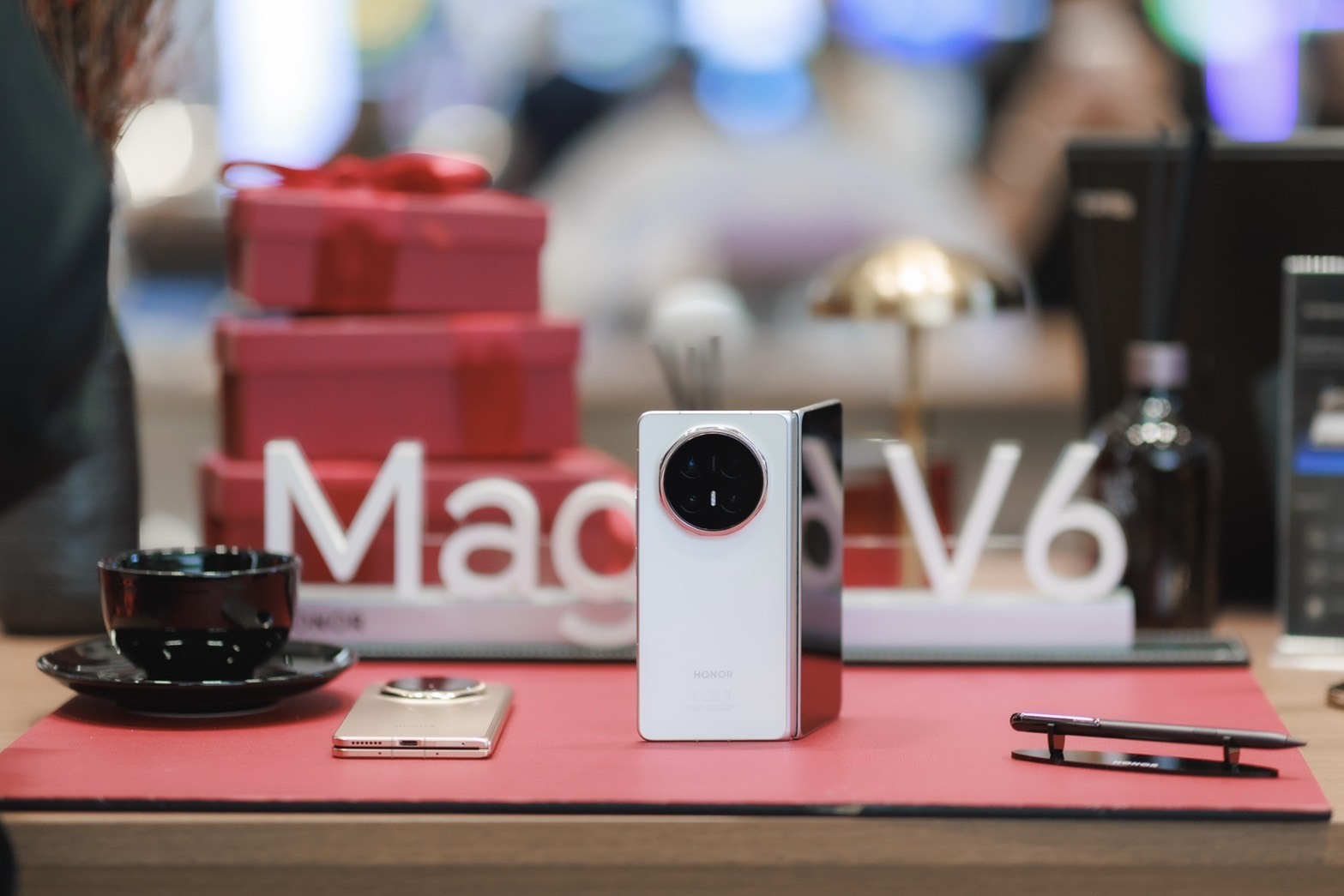 ดีลเปิดตัว HONOR Magic V6 คุ้มไหมเมื่อได้ HONOR V Care ฟรี