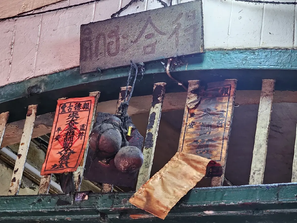 จากเข็นเดินสู่สัญลักษณ์ย่าน เรื่องราวร้านอาหารริมถนนเก่า