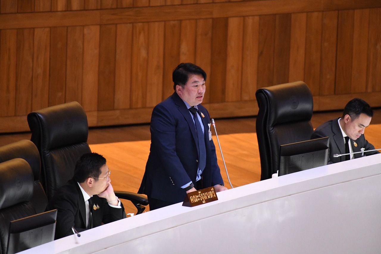 รัฐเดินหน้าเปลี่ยน 7 กลุ่มขนส่งสาธารณะเป็น EV และยุคใหม่ของรถเมล์ไฟฟ้า