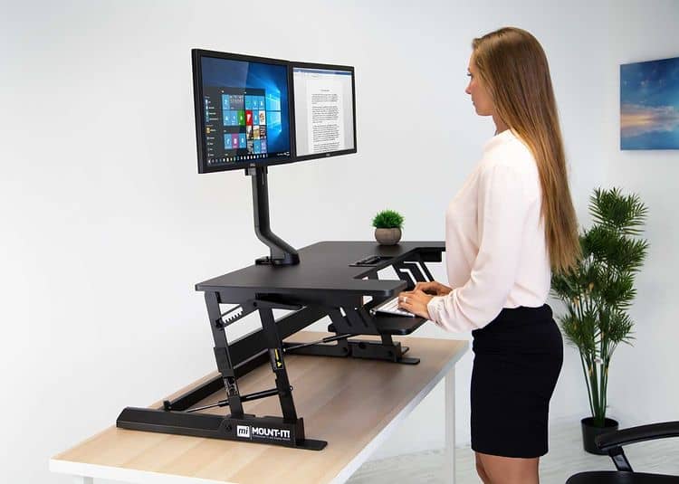 Standing Desk Converters สำหรับทุกงบ เลือกตัวไหนให้เข้ากับโต๊ะที่มีอยู่