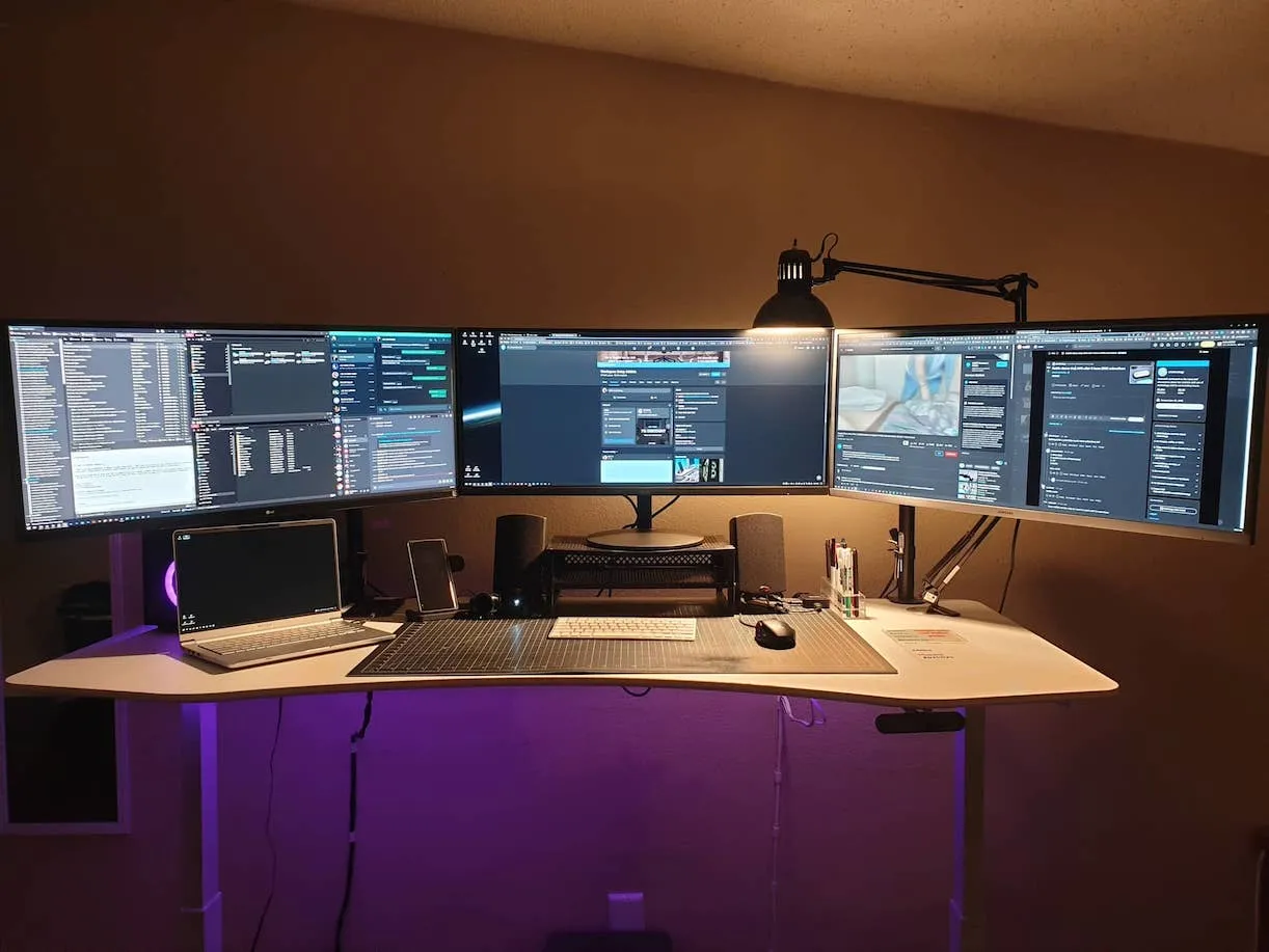 Ergotron LX เทียบแขนจอมอนิเตอร์ Heavy-Duty สำหรับจอ Ultrawide 34 นิ้ว