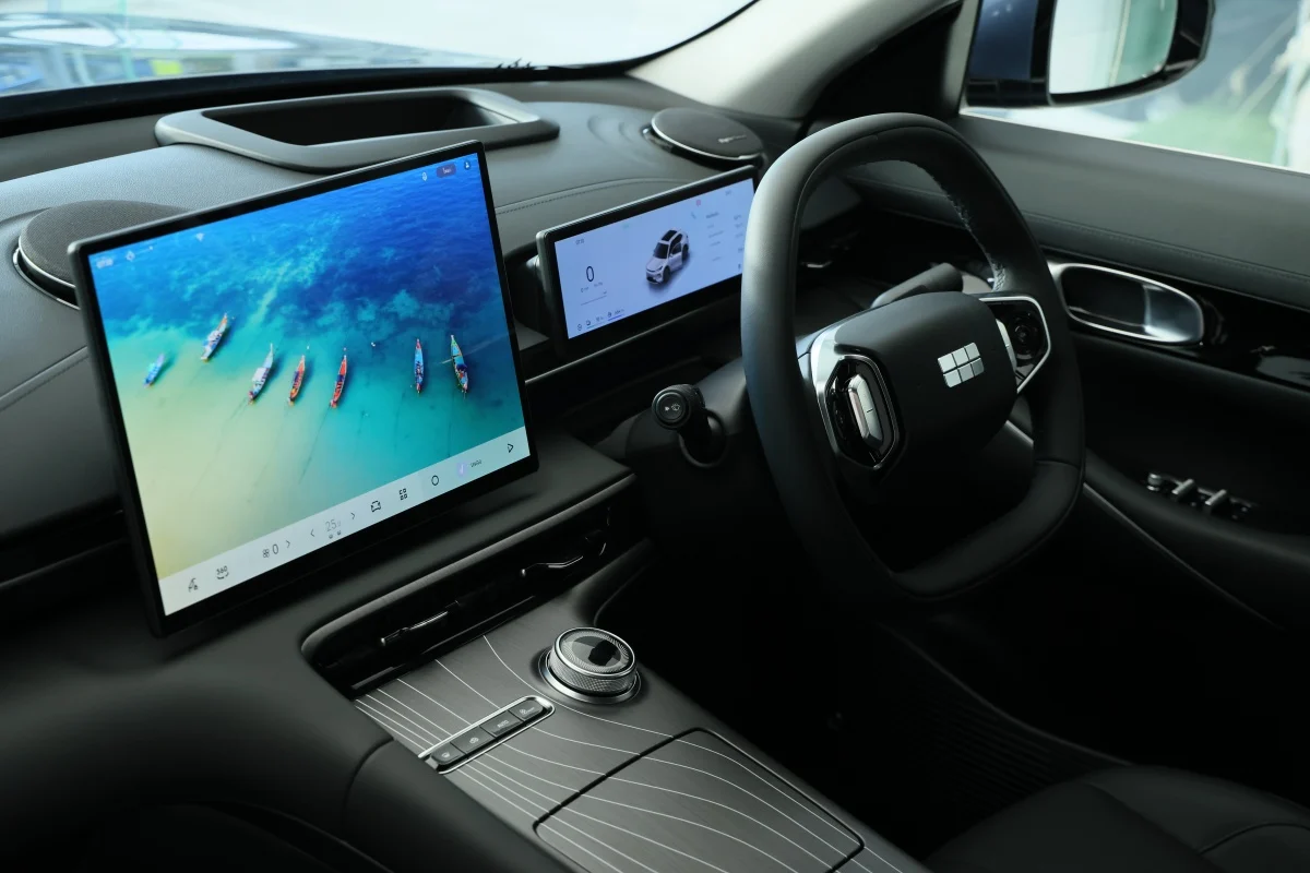 Geely Starray EM-R รถ REEV 218 แรงม้า เปิดราคา 699,900 บาทเขย่าตลาด
