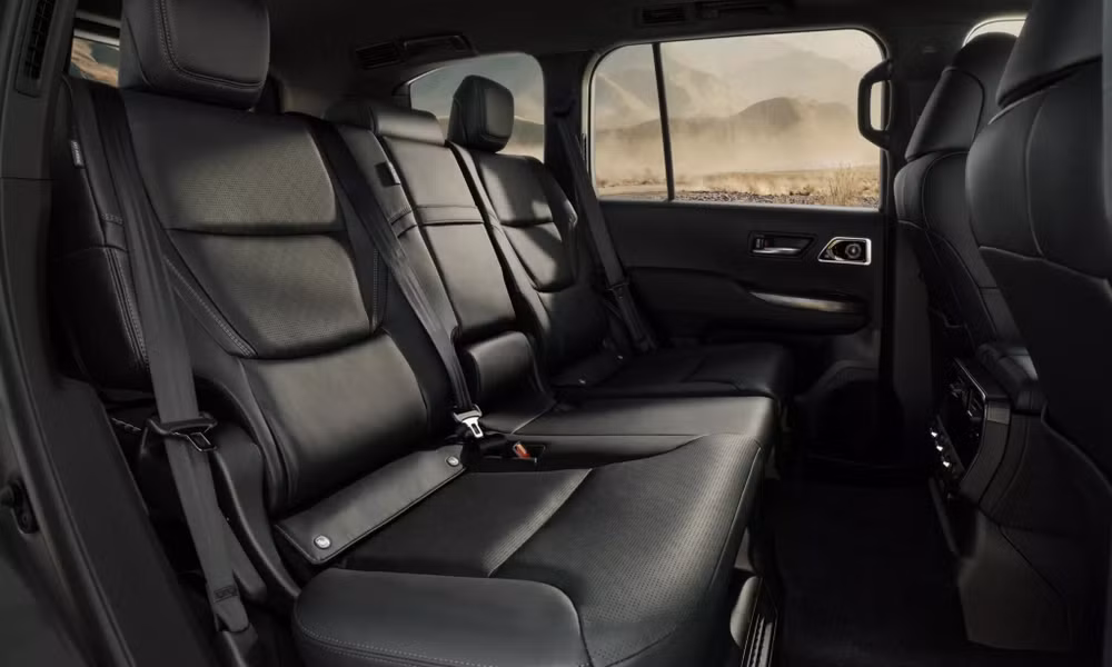 Land Cruiser 300 ไฮบริดใหม่ แรงสุดในตระกูลแต่คิดต่างเรื่องอนาคต