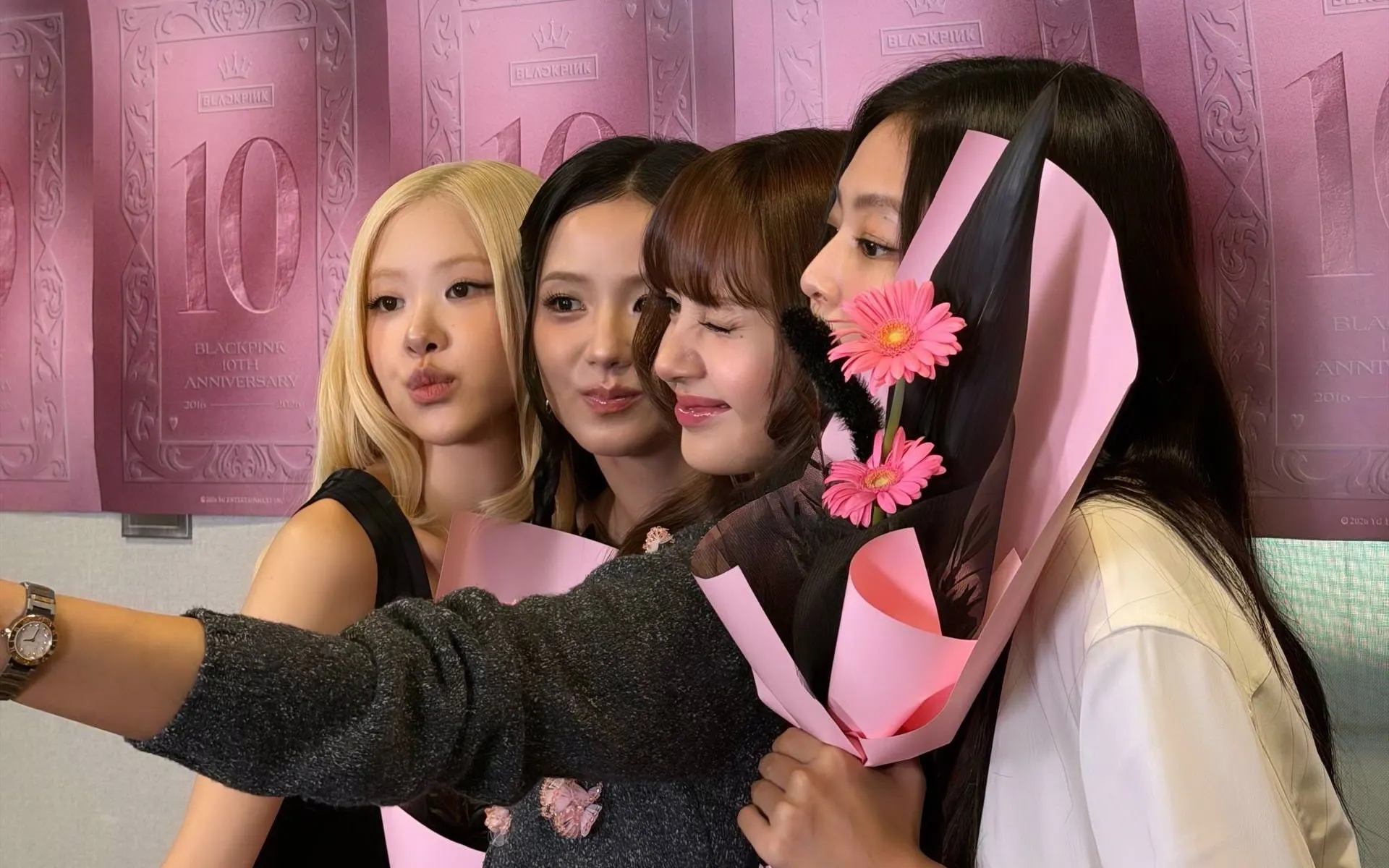 BLACKPINK สมาชิกเดี่ยวเร่งปล่อยเพลงใหม่ ประกาศอัตลักษณ์หลัง 10 ปี