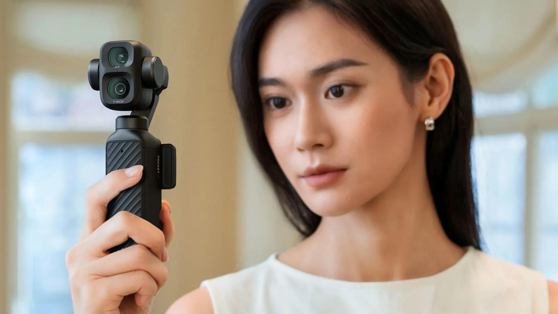 DJI Osmo Pocket 4P vs Insta360 Luna Ultra เลือกกิมบอลกล้องพกพาตัวไหนคุ้มกว่า