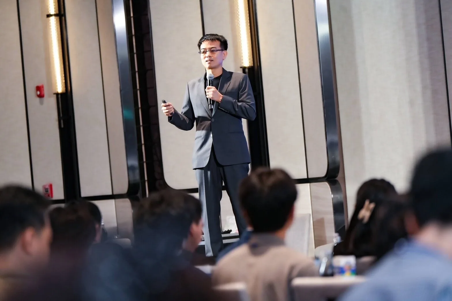 รัฐ–เอกชนจับมือปั้นคนสาย AI พาธุรกิจทะยานสู่เศรษฐกิจข้อมูล