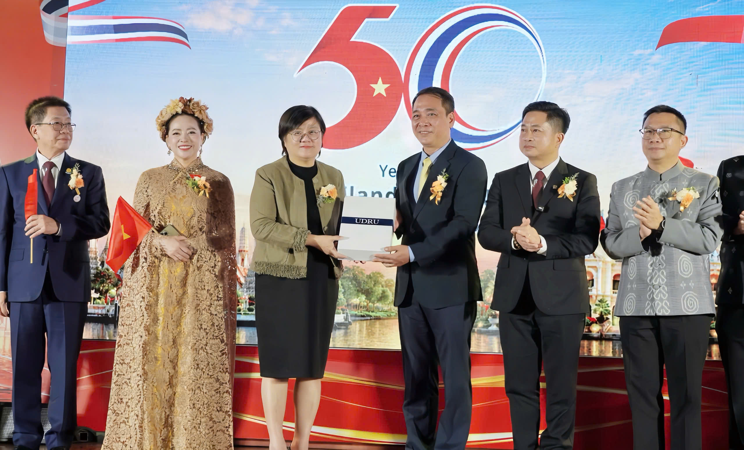 เทศกาลวัฒนธรรมและละครเวที สะพานมิตรภาพระหว่างประเทศผลักดันการท่องเที่ยว