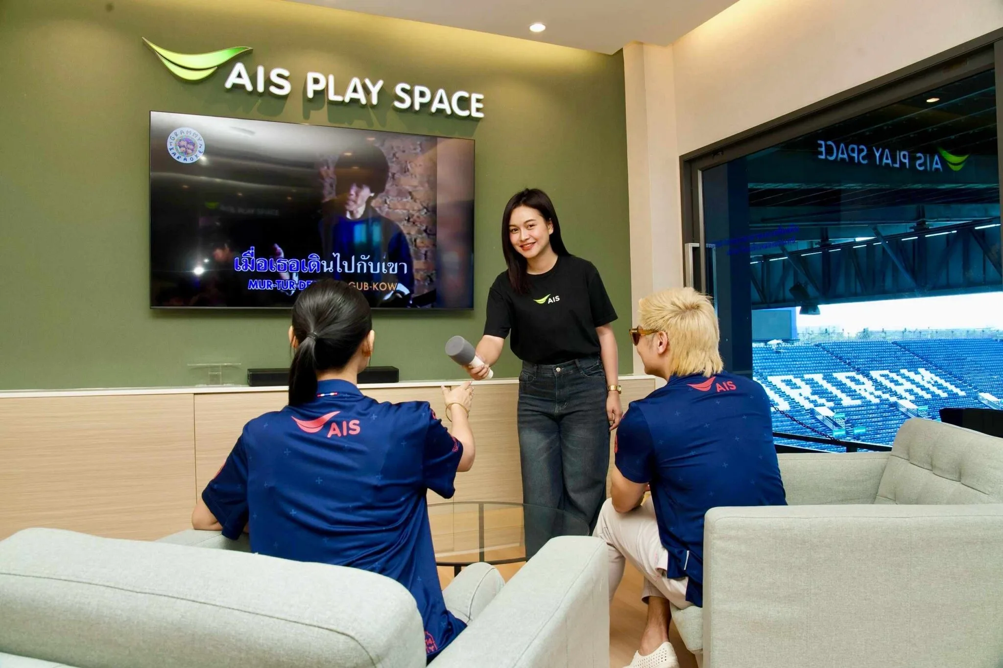 AIS จับมือบุรีรัมย์ ยูไนเต็ด ยกระดับประสบการณ์แฟนฟุตบอลแบบไร้รอยต่อ
