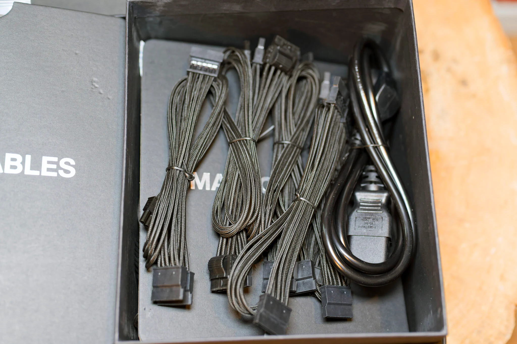 สายไฟแห่งอนาคต เลือก PSU 12V-2x6 ระดับ Titanium และ Platinum อย่างมั่นใจ