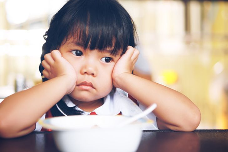 4 วลีที่พ่อแม่พูดบ่อยทำให้ลูกพูดช้าและเสียความมั่นใจ