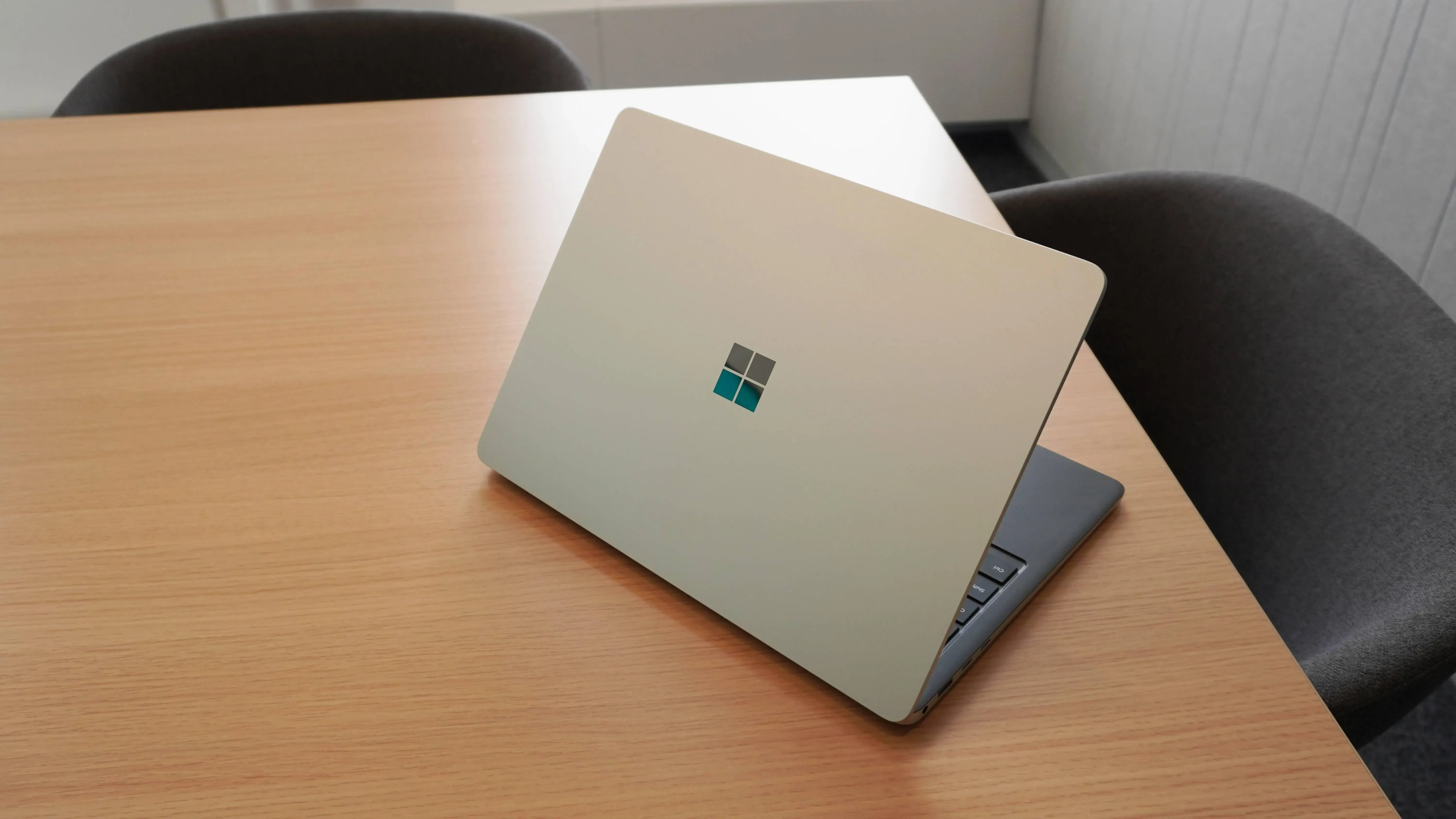 Windows 11 KB5120998 บักหนัก กระทบเกมเมอร์ เมาส์เคอร์เซอร์หาย วอลเปเปอร์ดับ
