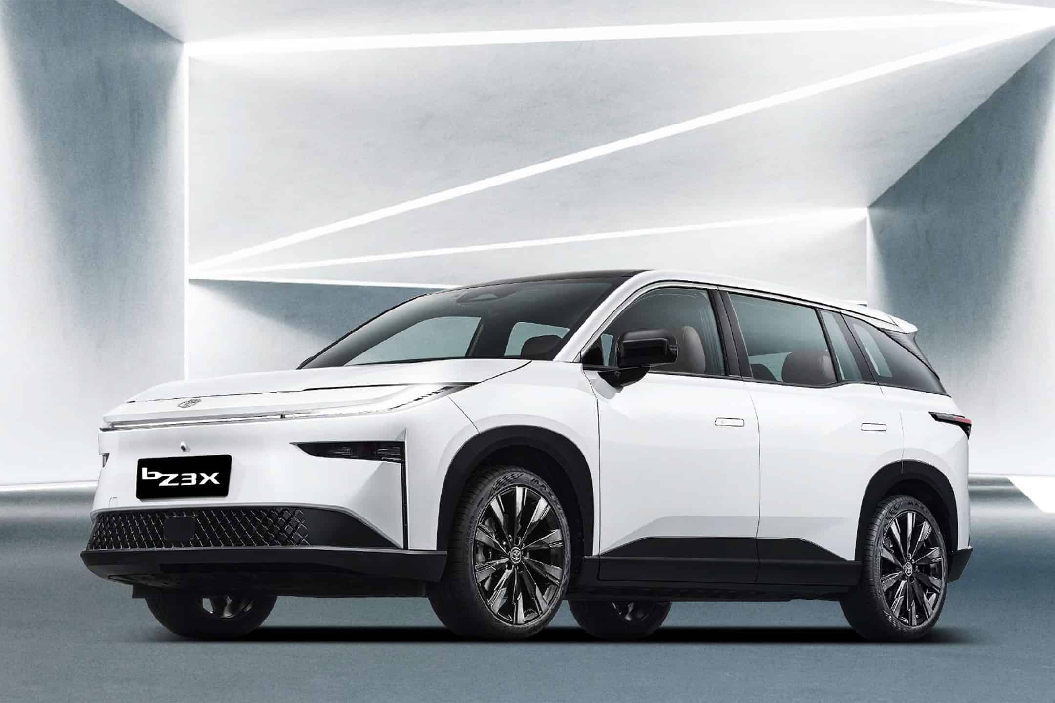 โตโยต้าเร่งเกมรถไฟฟ้า นำเข้า EV จีนเสริมทัพ พร้อมปูทาง Lexus จากโรงงานเซี่ยงไฮ้