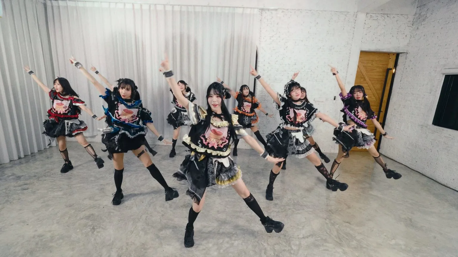 ซิงเกิลใหม่เพลงรักที่เปราะบาง กำลังเขียนนิยามความสัมพันธ์ยุคนี้