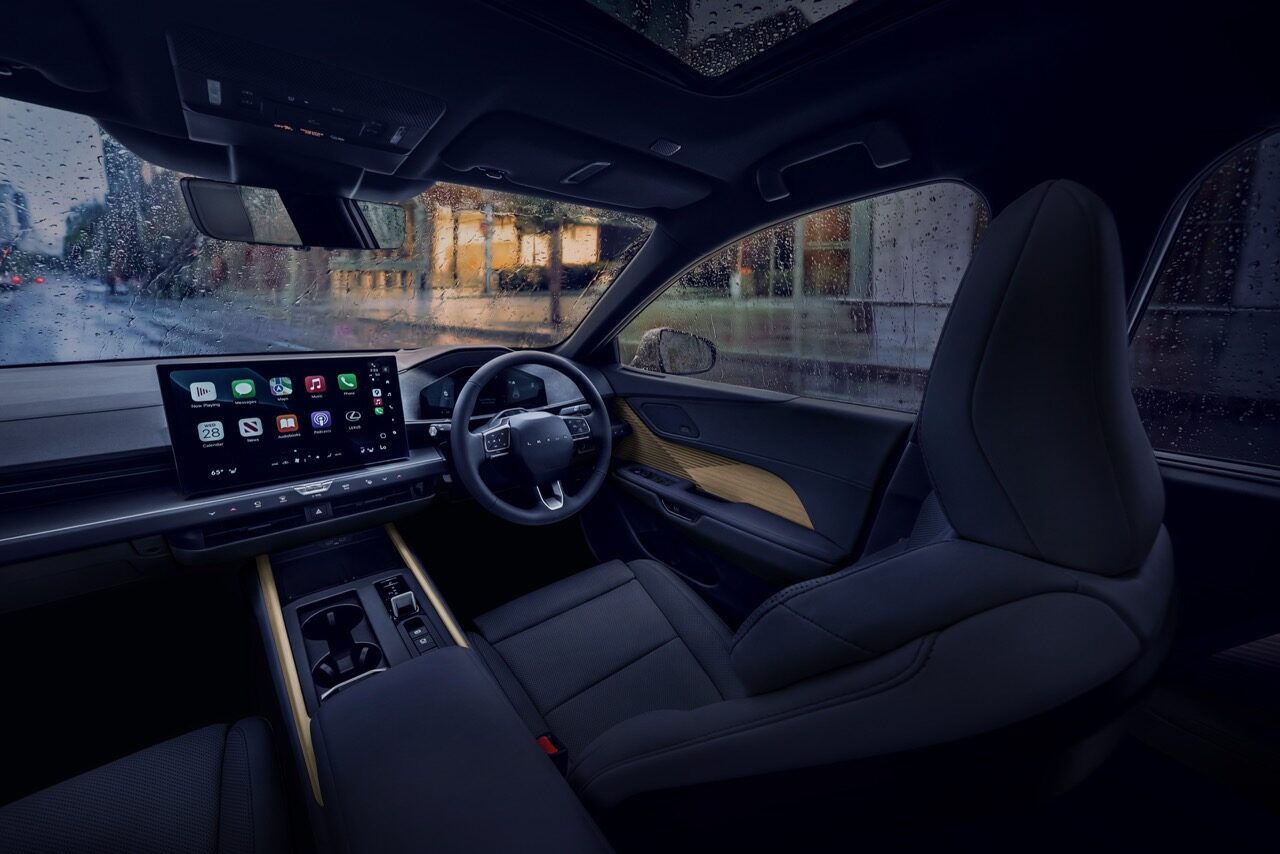 Lexus ES ใหม่ สะพานเชื่อมซีดานหรูสู่ยุคพลังงานไฟฟ้า