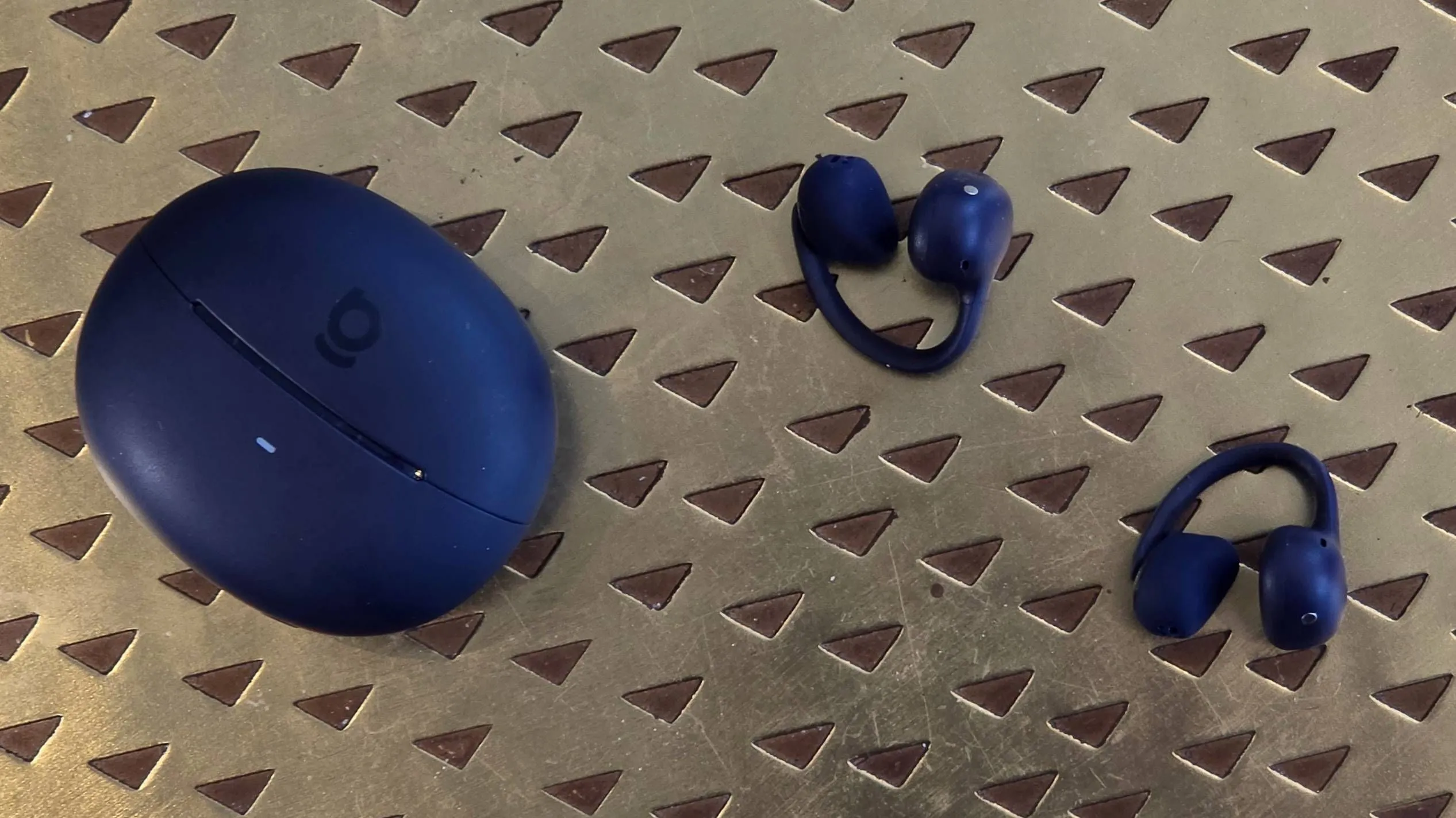 เมื่อหูฟัง Open-Ear ได้ Noise Cancellation อนาคตใหม่ของการฟังแบบไม่ปิดโลก