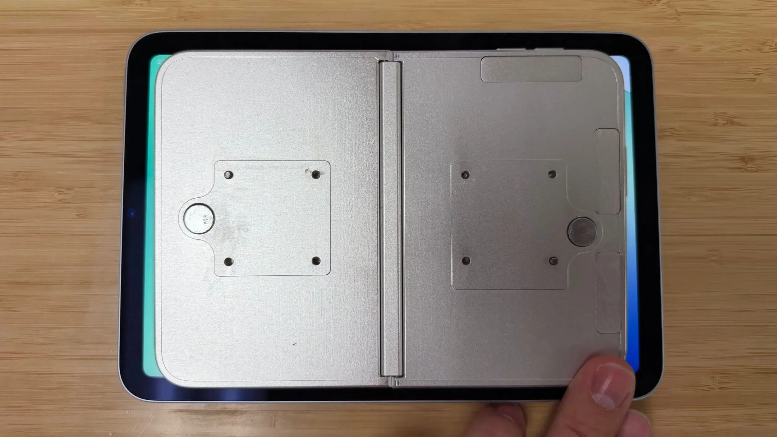 iPhone Ultra จอพับ เคาะวันเปิดตัว ดีไซน์หนังสือ จอเนียนไร้รอยพับ
