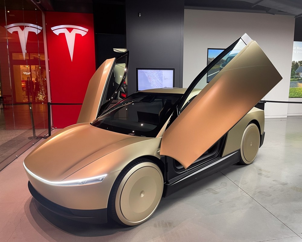 Cybercab ของ Tesla จุดเปลี่ยนสู่ยุคแท็กซี่ไร้คนขับเต็มรูปแบบ