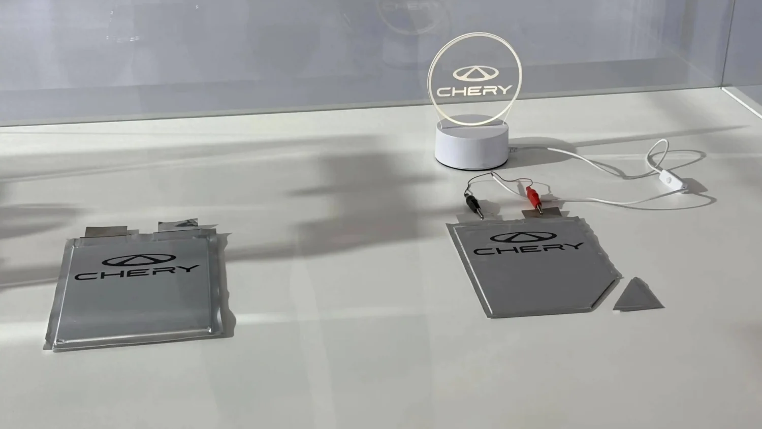 ปฏิวัติการชาร์จเร็ว Flash Charging และแบตเตอรี่ Solid-State กำลังเปลี่ยนเกมรถยนต์ไฟฟ้า