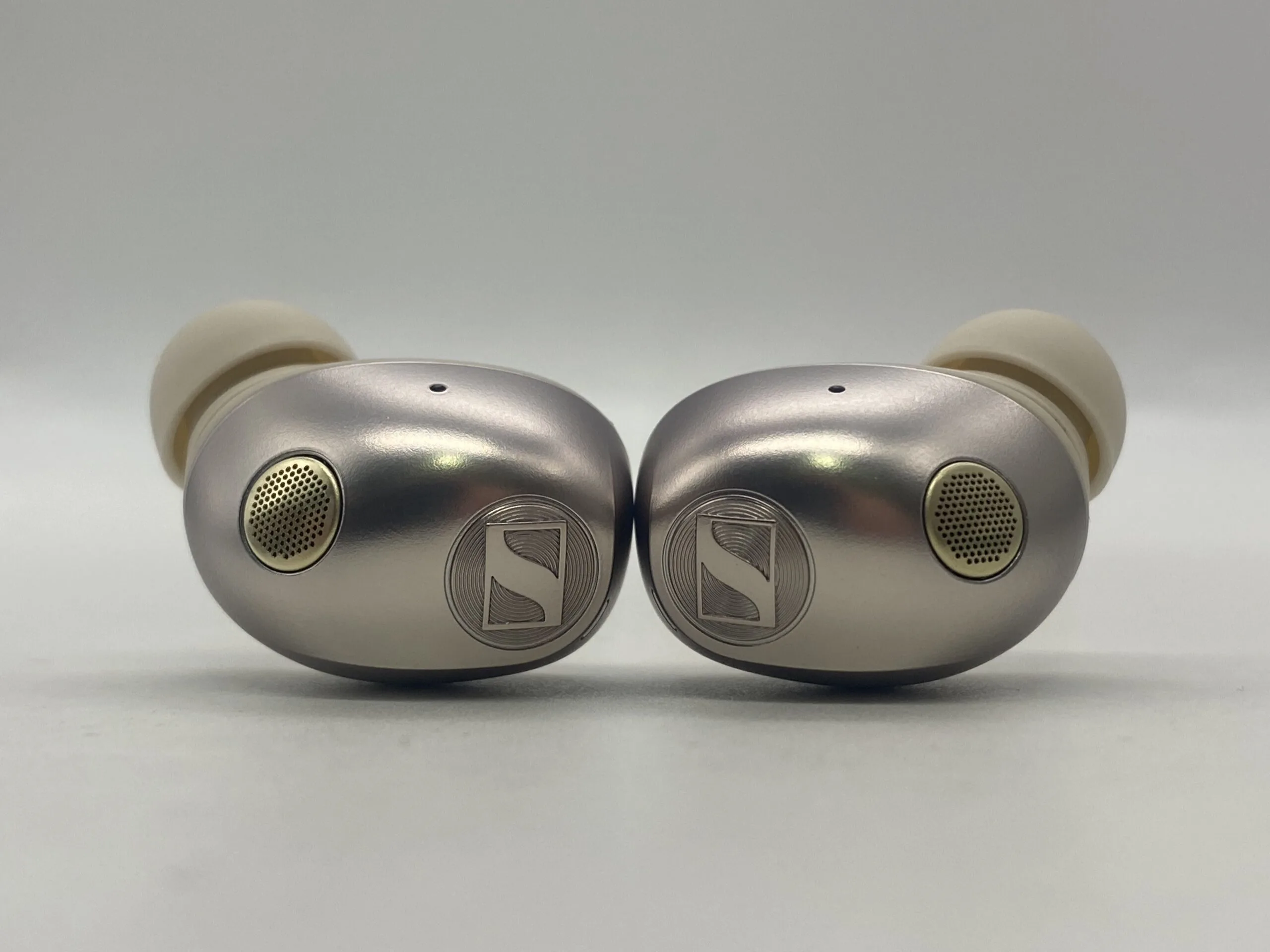 รีวิว Sennheiser Momentum True Wireless 5 หูฟัง ANC ขั้นสูงที่กล้าให้เปลี่ยนแบตเอง