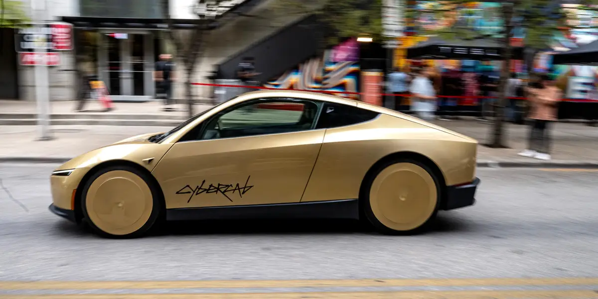 Cybercab ของ Tesla จุดเปลี่ยนสู่ยุคแท็กซี่ไร้คนขับเต็มรูปแบบ