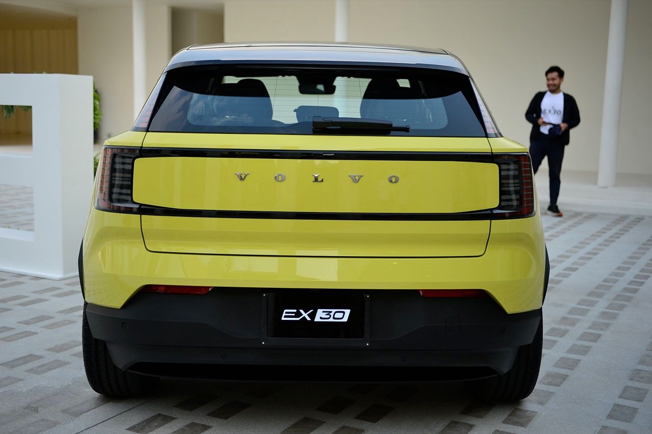 วอลโว่ EX30 เคสแบตเตอรี่ใกล้ปิด บทเรียนใหญ่เรื่องความปลอดภัยการชาร์จข้ามคืน