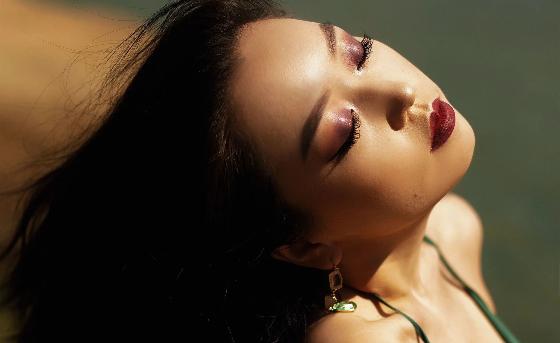 Sun-Kissed Makeup แต่งหน้าโทนอุ่นให้ผิวเรืองแสงแบบมือโปร