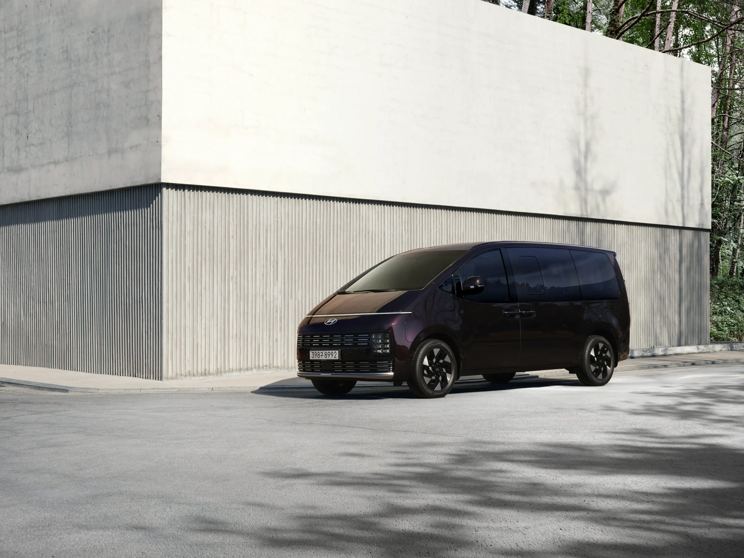 Hyundai STARIA Hybrid ไฮบริด MPV 11 ที่นั่งสำหรับครอบครัวยุคใหม่