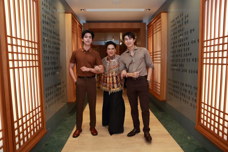 อินฟลูเอนเซอร์แฟชั่นกำลังเขียนยุทธศาสตร์ใหม่ให้ลักซัรี่โลก